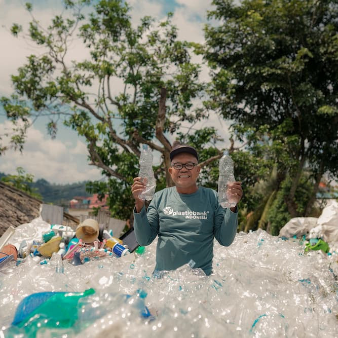 PLASTIC_BANK.jpg